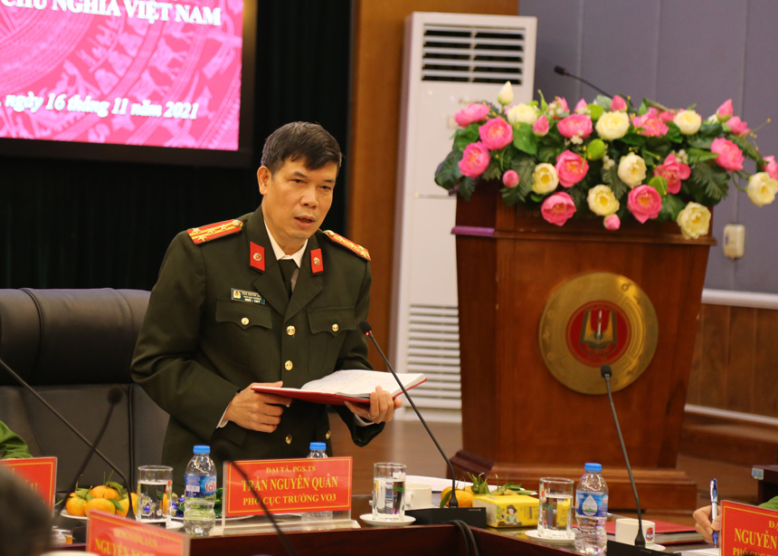 Đại tá Nguyễn Đăng Sáu, Phó Giám đốc Học viện phát biểu tại Hội thảo
