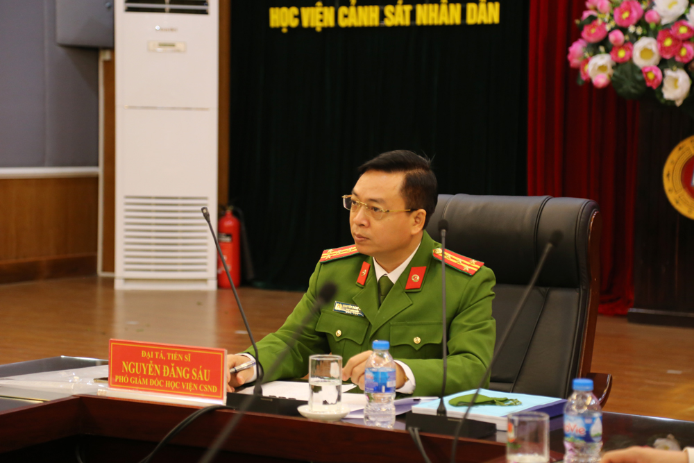 Đại tá, TS Nguyễn Đăng Sáu, Phó Giám đốc Học viện chủ trì Hội thảo