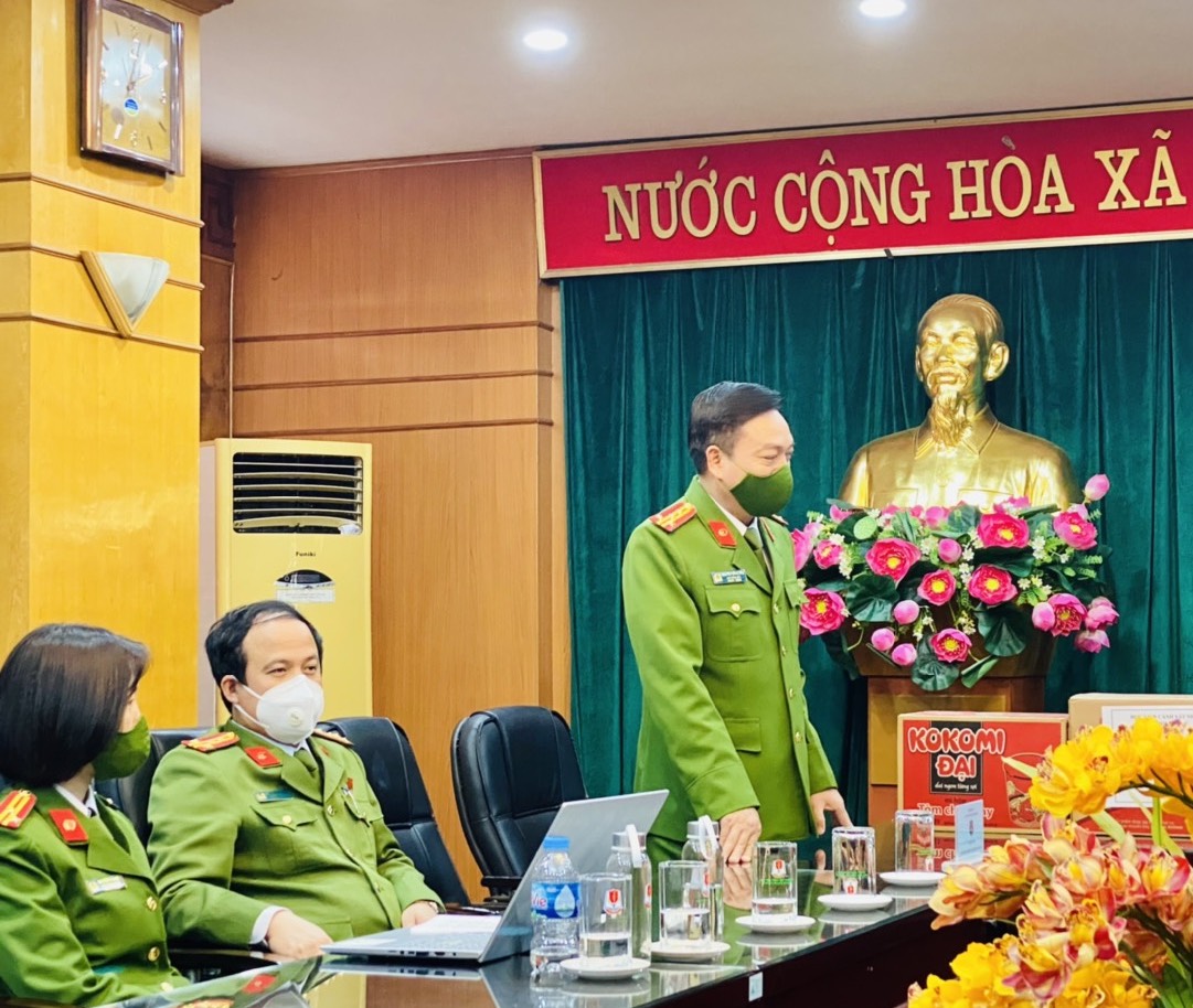Đại tá, TS. Nguyễn Đăng Sáu - Phó Giám đốc Học viện phát biểu ghi nhận sự đóng góp của các cấp Hội Phụ nữ và động viên lực lượng tuyến đầu tại Học viện