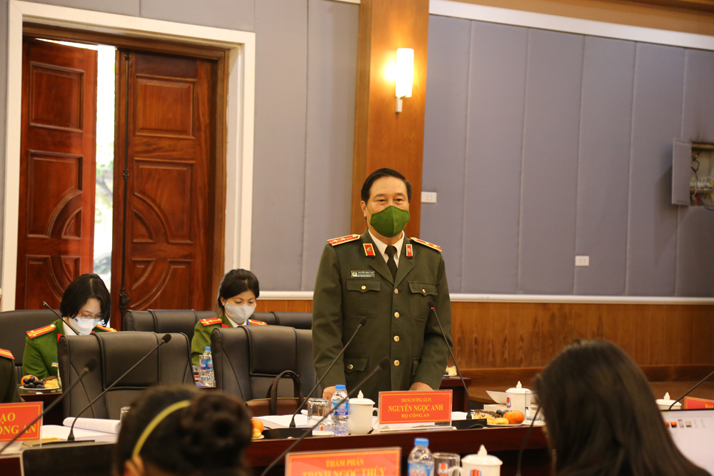 Trung tướng, GS. TS Nguyễn Ngọc Anh, Ban nghiên cứu chuyên đề giúp việc Bộ trưởng Bộ Công an phát biểu tại Hội thảo