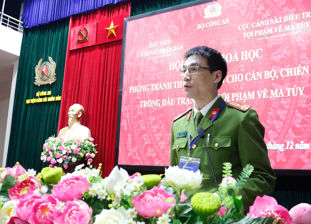 Thượng tá Ngô Gia Bắc, Trưởng khoa Cảnh sát PCTP về ma túy báo cáo đề dẫn Hội thảo