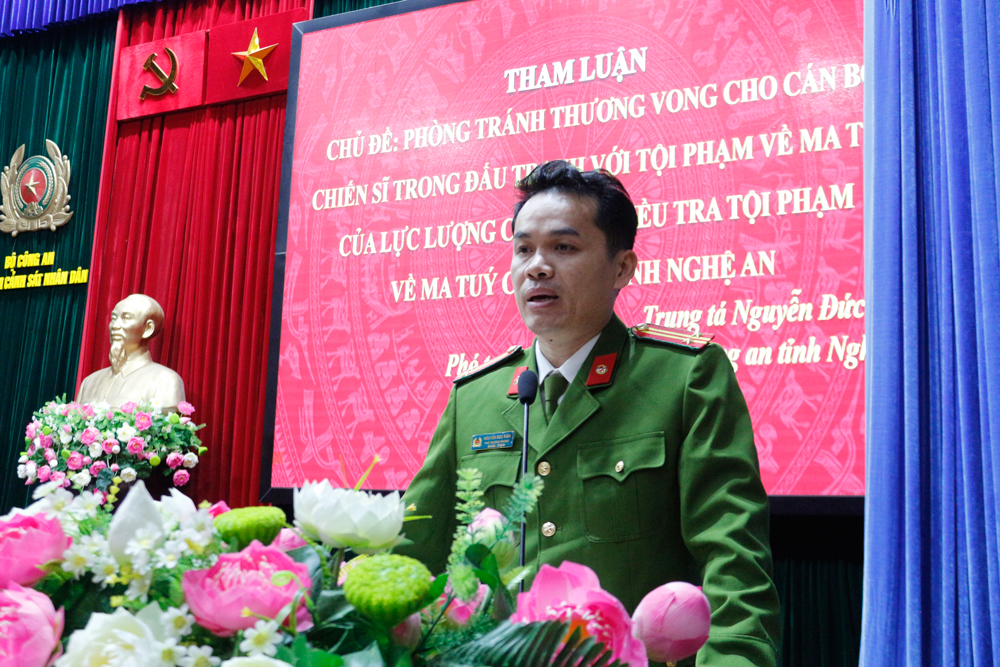 Đại diện Phòng PC04, Công an thành phố Hà Nội và tỉnh Nghệ An trao đổi tại Hội thảo