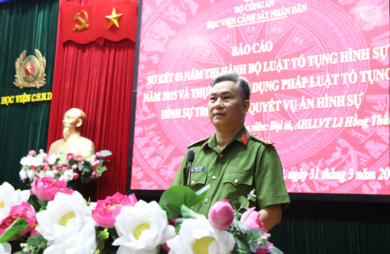 Đại tá, Anh hùng Lực lượng vũ trang nhân dân Lê Hồng Thắng, Trưởng phòng Cảnh sát hình sự, Công an thành phố Hải Phòng tại buổi báo cáo chuyên đề