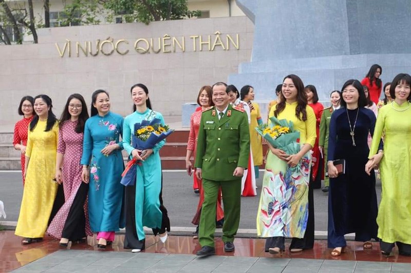 Các đại biểu tham dự lễ hưởng ứng “Ngày hội áo dài Việt Nam”