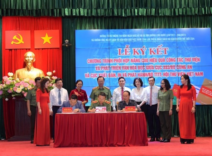 Thứ trưởng Nguyễn Văn Thành cùng các đại biểu đã chứng kiến Lễ ký kết Chương trình phối hợp.