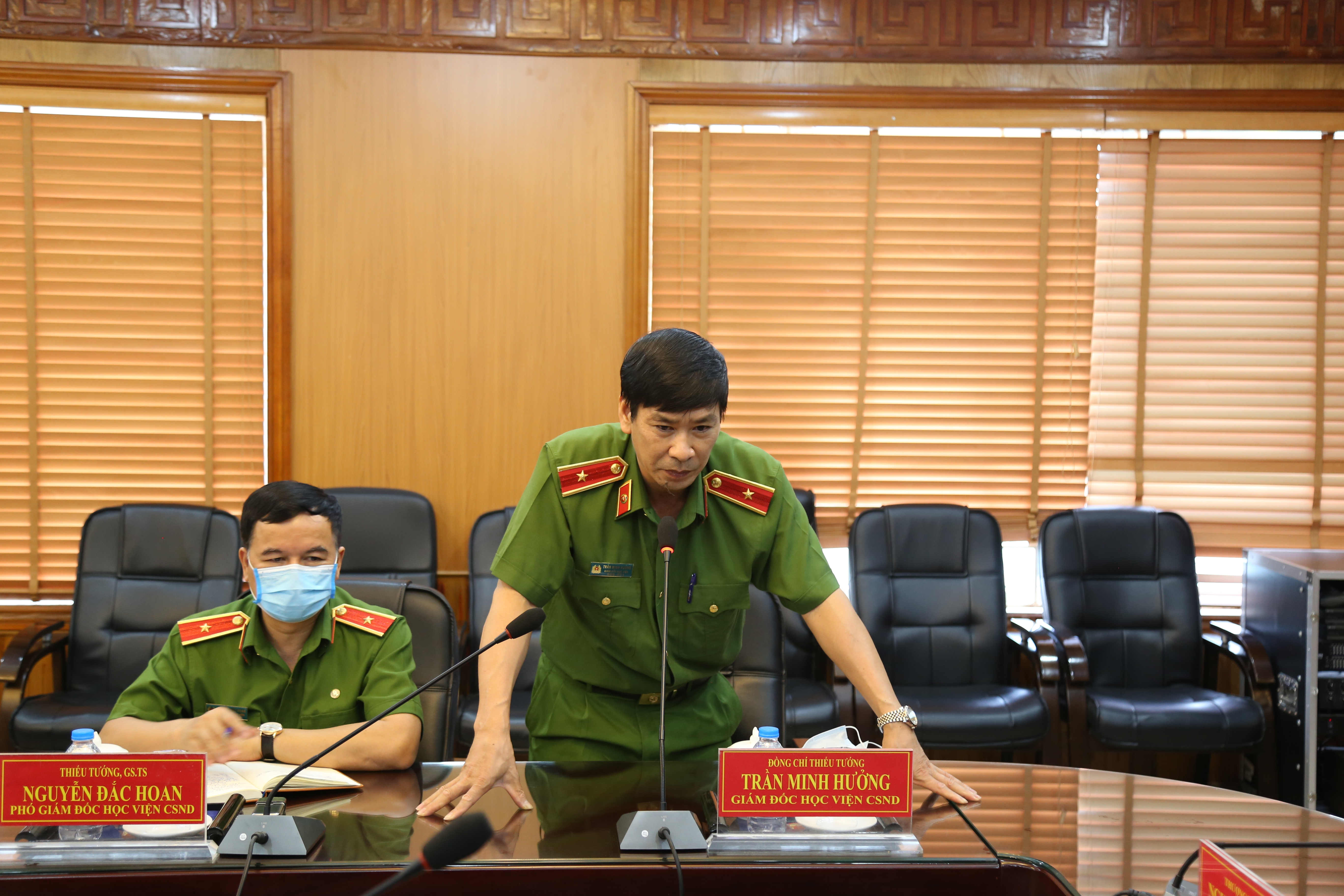 Thiếu tướng, GS.TS Trần Minh Hưởng, Giám đốc Học viện phát biểu tại buổi làm việc
