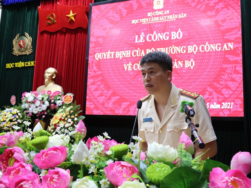 Đại tá, PGS.TS Trần Hồng Quang, Phó Giám đốc Học viện phát biểu nhận nhiệm vụ trên cương vị mới