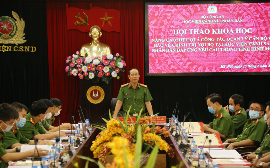 Đại tá, PGS. TS Trần Quang Huyên, Phó Giám đốc Học viện phát biểu Kết luận Hội thảo
