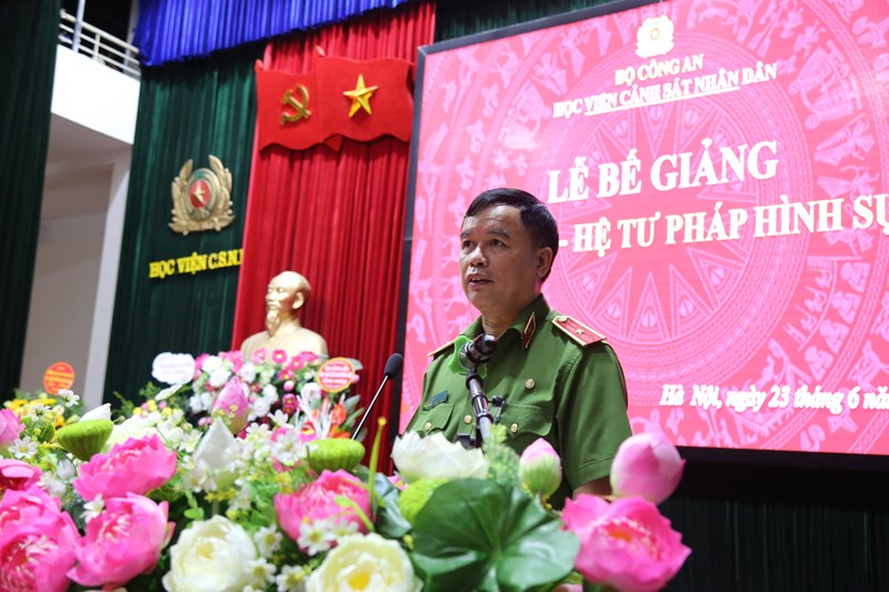 Thiếu tướng, GS.TS Nguyễn Đắc Hoan, Phó Giám đốc Học viện phát biểu tại buổi lễ