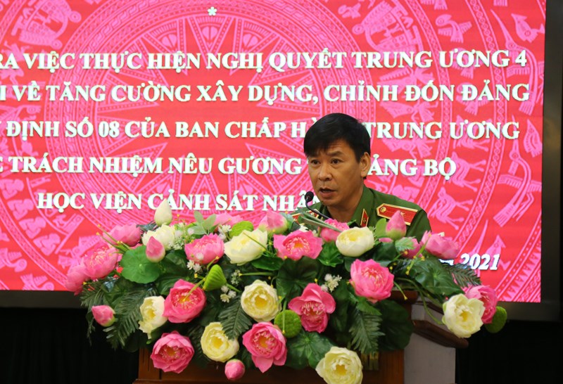 Thiếu tướng, GS.TS Trần Minh Hưởng, Bí thư Đảng ủy, Giám đốc Học viện trình bày báo cáo của Đảng bộ Học viện
