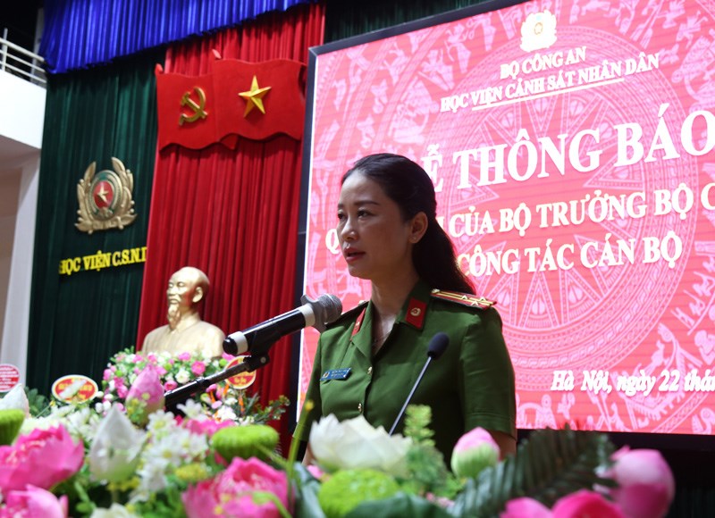 Thượng tá, PGS.TS Đặng Thu Hiền - Phó Cục trưởng Cục Đào tạo, Bộ Công an phát biểu tại buổi lễ