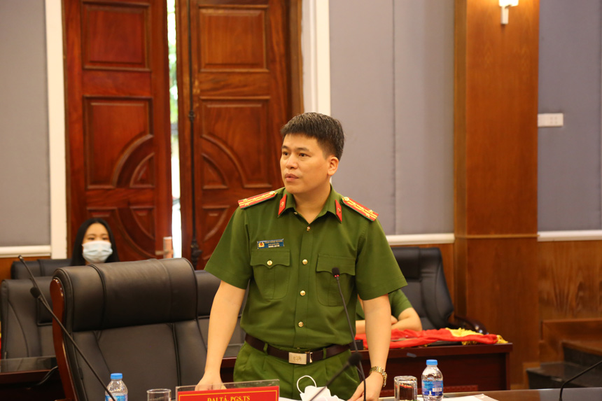 Đại tá, PGS. TS Trần Hồng Quang, Phó Giám đốc Học viện phát biểu tại chương trình
