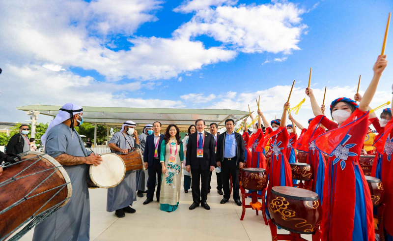 Đoàn Nghệ thuật Trống hội và các nghệ sỹ UAE biểu diễn tại Lễ mở cửa lớn EXPO 2020