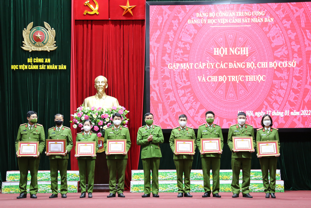 Đảng ủy Học viện khen thưởng các tổ chức đảng có thành tích xuất sắc