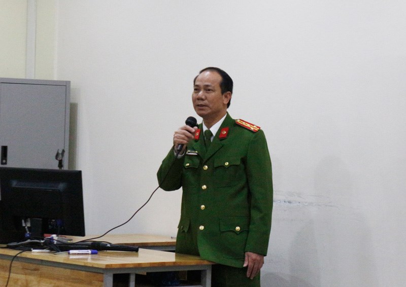 Đại tá, PGS. TS Trần Quang Huyên, Phó Giám đốc Học viện phát biểu chỉ đạo tại Hội thi