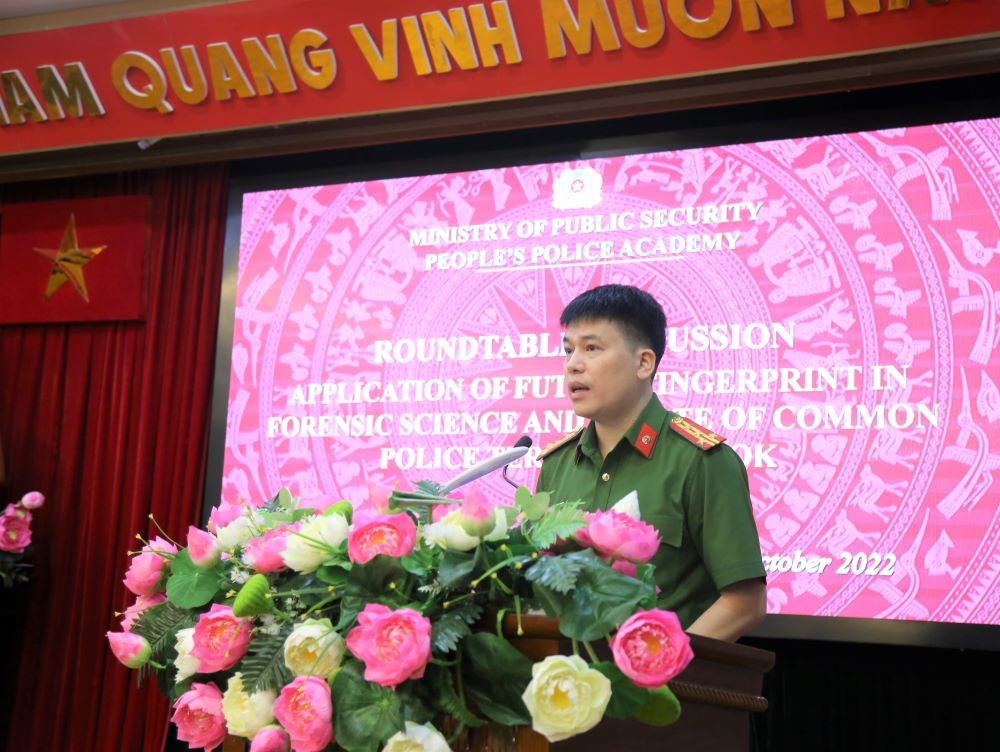 Đại tá, PGS. TS Trần Hồng Quang, Phó Giám đốc Học viện phát biểu khai mạc Tọa đàm