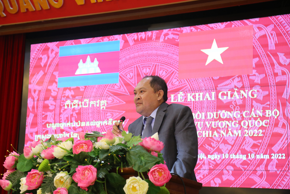 Ngài Ouk Sereythor - Bí thư thứ nhất Đại sứ quán Vương quốc Campuchia tại Việt Nam phát biểu tại buổi lễ