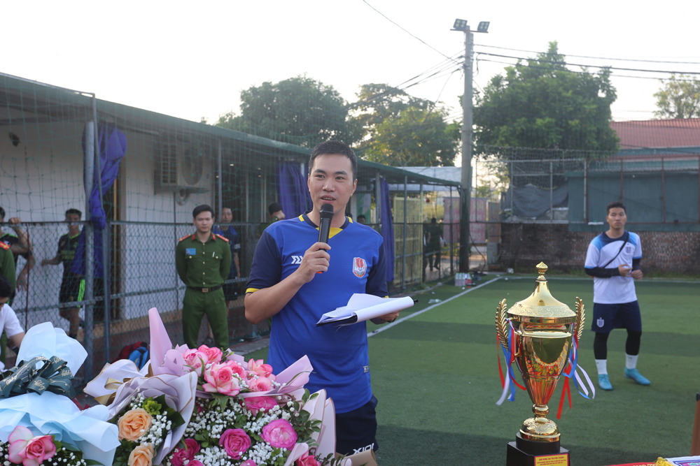Trung tá, PGS. TS Doãn Xuân Hùng - Phó Trưởng khoa Cảnh sát hình sự phát biểu khai mạc giải thi đấu