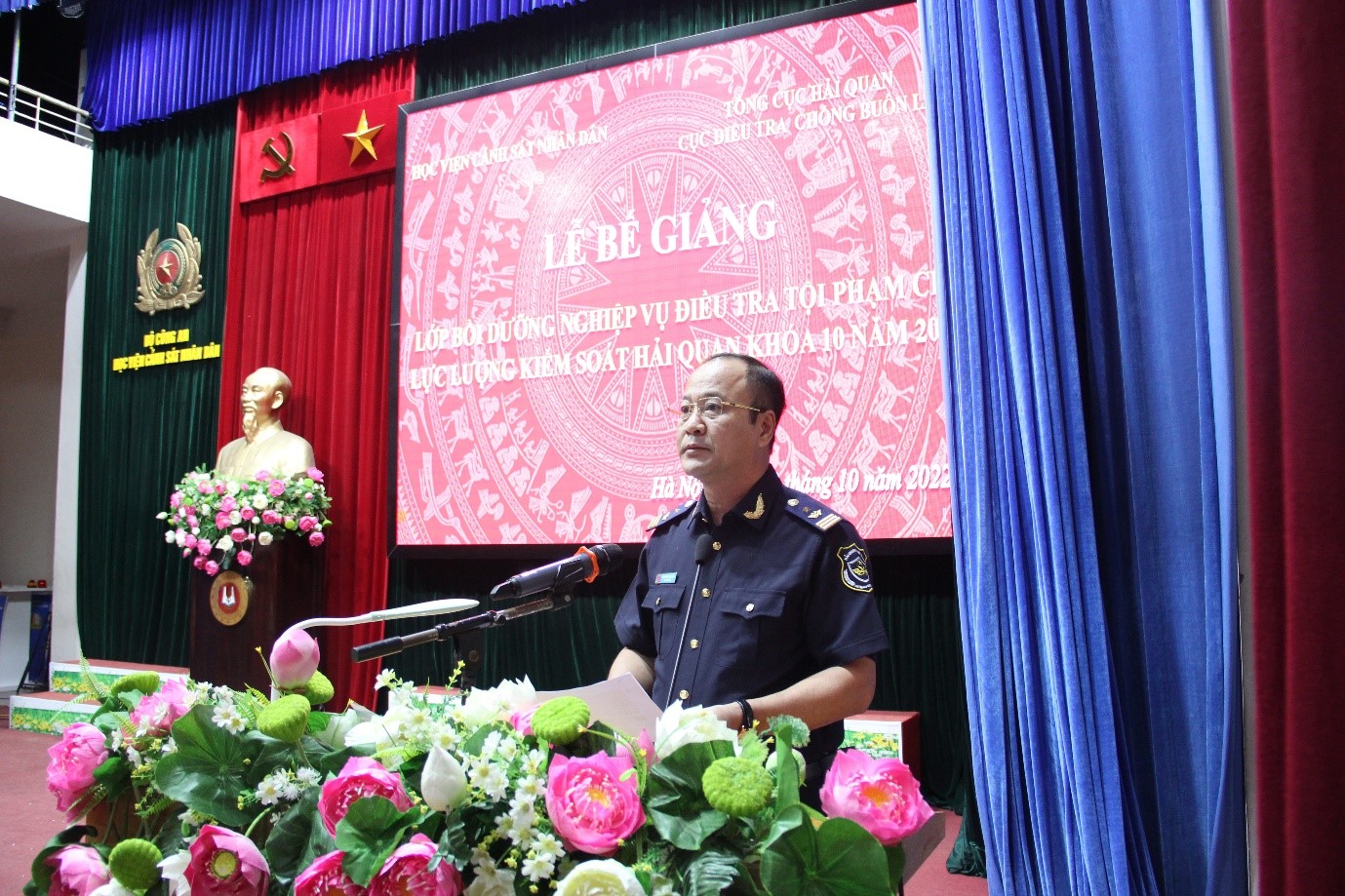 Đồng chí Nguyễn Văn Hoàn, Phó Cục trưởng Cục Điều tra chống buôn lậu phát biểu tại buổi lễ