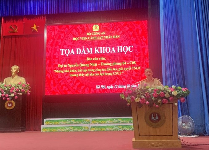 Đại tá Nguyễn Quang Nhật - Trưởng phòng 4 - Cục CSGT phát biểu tại buổi Tọa đàm