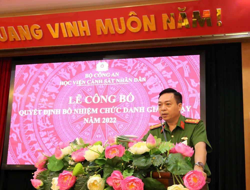 Đại tá, TS Nguyễn Đăng Sáu, Phó Giám đốc Học viện phát biểu tại buổi lễ