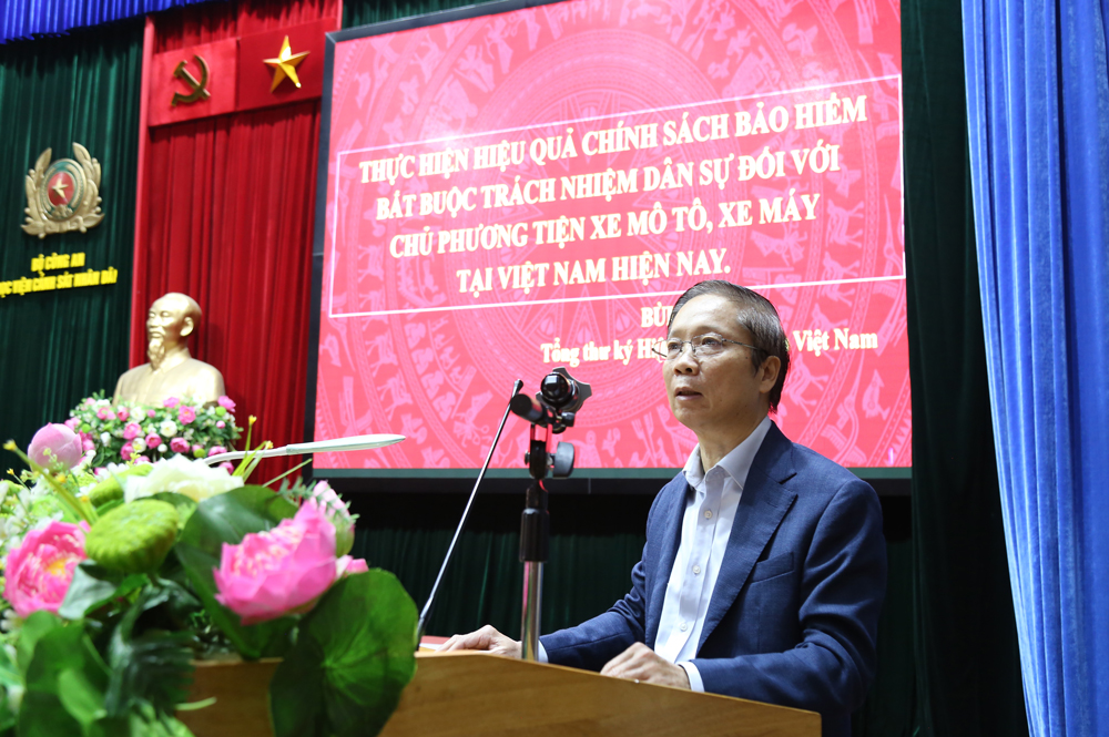 Đại diện Hiêp hội Bảo hiểm Việt Nam phát biểu tham luận tại Hội thảo