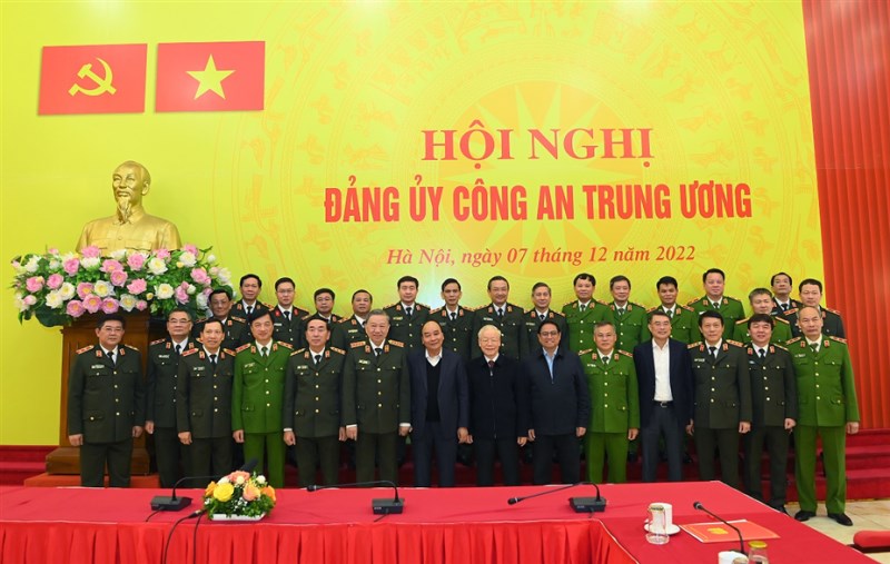 Tổng Bí thư Nguyễn Phú Trọng cùng các đại biểu dự Hội nghị.