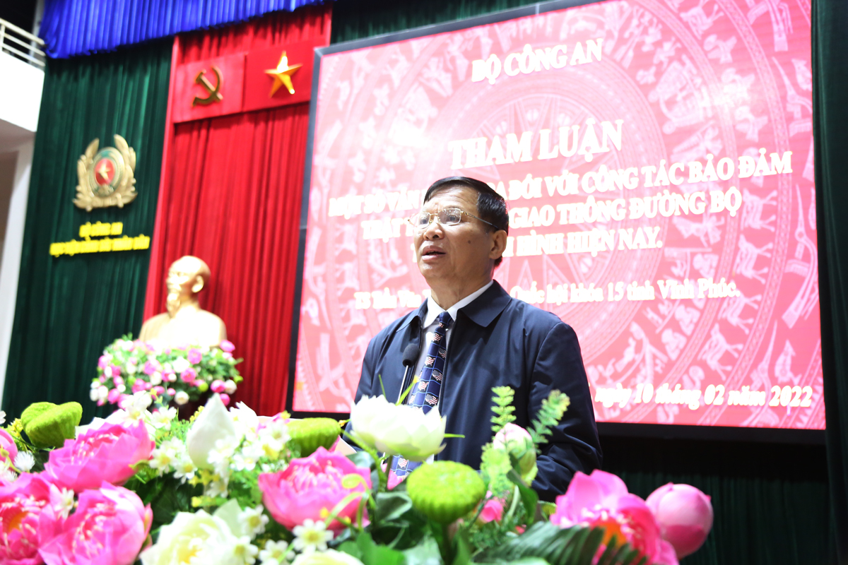 TS Trần Văn Tiến, Đại biể Quốc hội khóa XV tỉnh Vĩnh Phúc phát biểu ý kiến tại Hội thảo