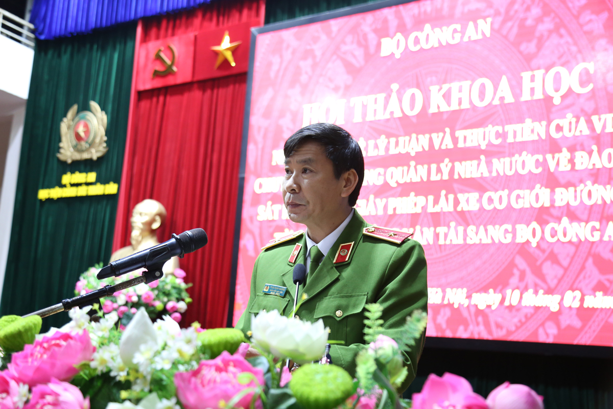 Thiếu tướng, GS. TS Trần Minh Hưởng, Giám đốc Học viện CSND phát biểu tại Hội thảo