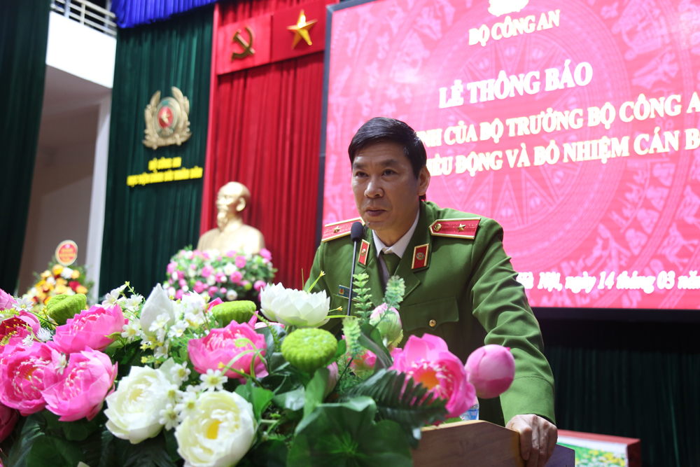 Thiếu tướng, GS. TS Trần Minh Hưởng, Giám đốc Học viện phát biểu chúc mừng đồng chí Đại tá Hoàng Anh Tuấn