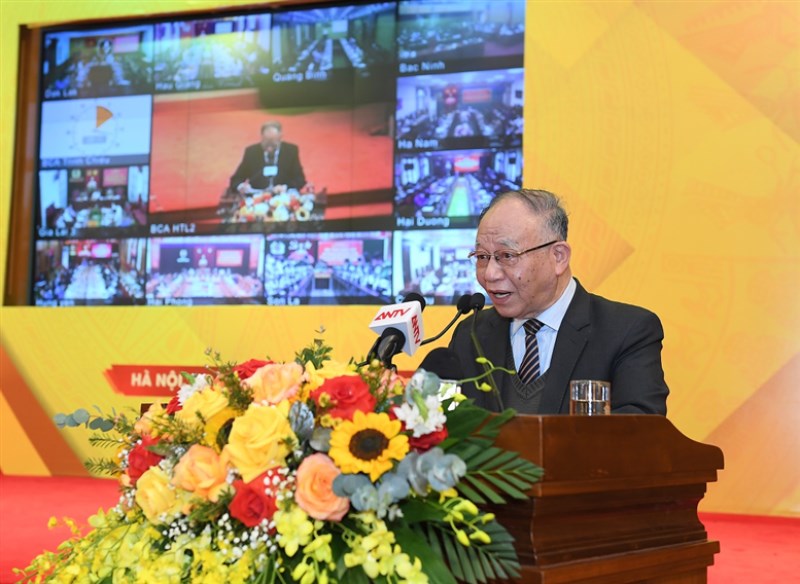 GS.TS Hoàng Chí Bảo phát biểu tham luận tại Hội thảo