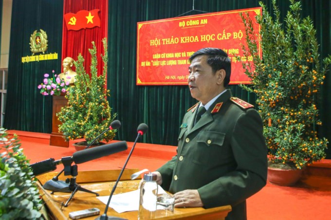 Trung tướng Trần Vi Dân chủ trì hội thảo