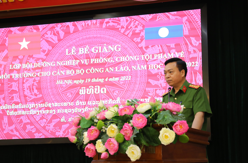Đại tá, TS Nguyễn Đăng Sáu, Phó Giám đốc Học viện CSND phát biểu tại Lễ bế giảng