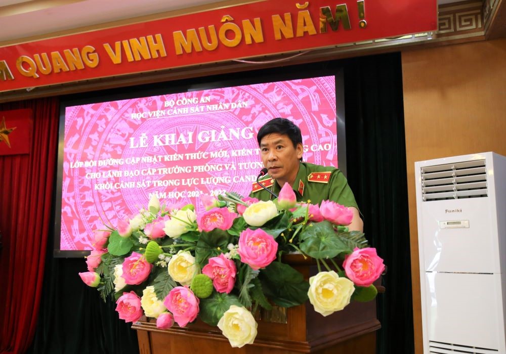 Trung tướng, GS. TS Trần Minh Hưởng, Giám đốc Học viện CSND phát biểu tại Lễ khai giảng lớp bồi dưỡng