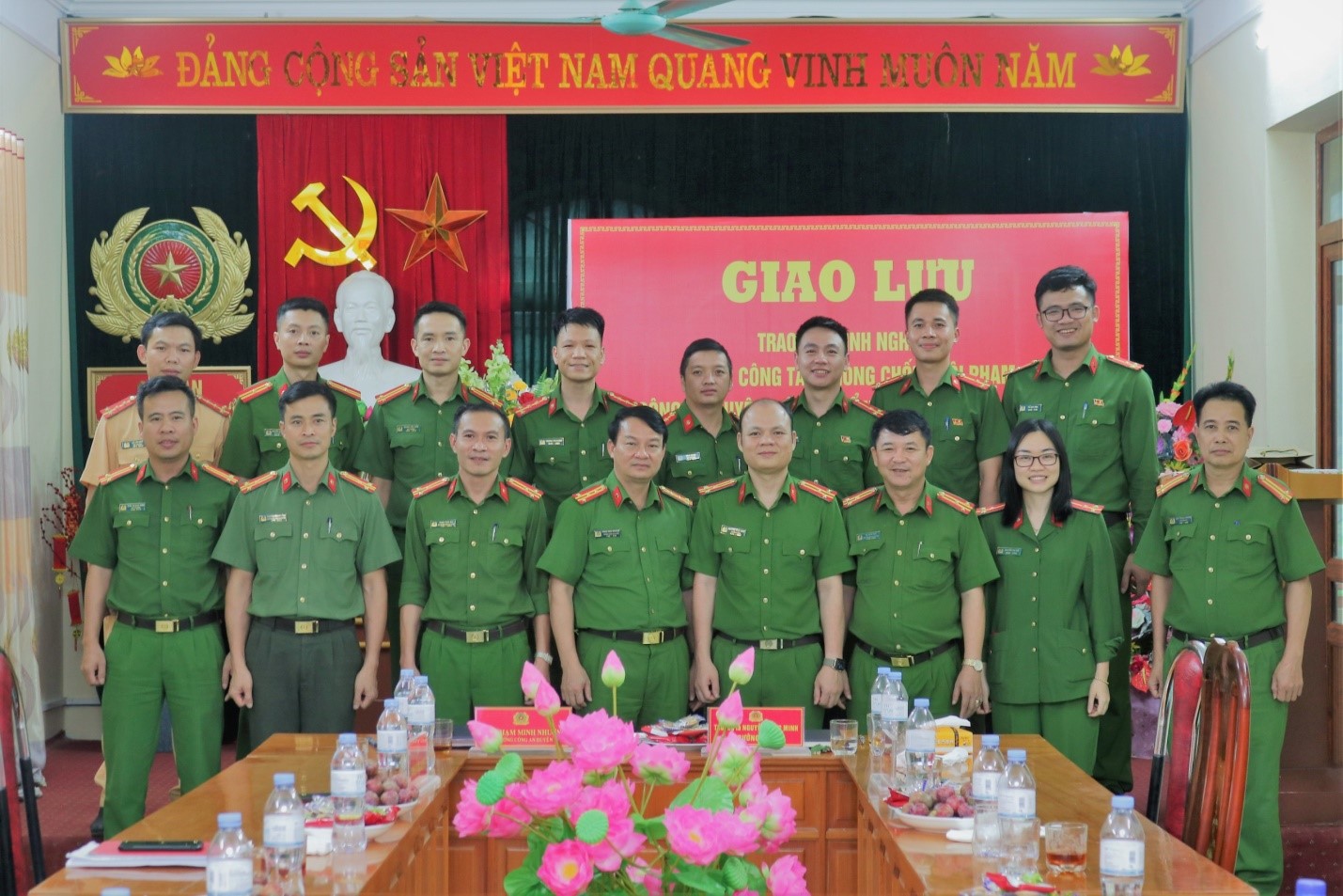 Đoàn công tác thăm và làm việc với Công an huyện Phong Thổ, tỉnh Lai Châu
