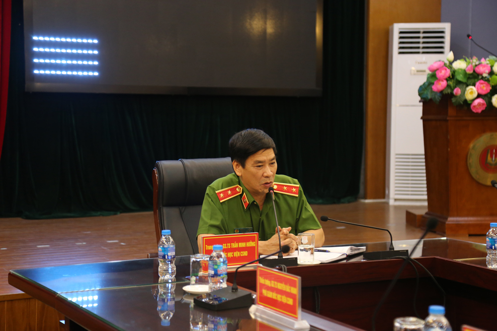 Trung tướng, GS. TS Trần Minh Hưởng,  Giám đốc Học viện động viên Đoàn cán bộ, giảng viên tham gia Hội thi