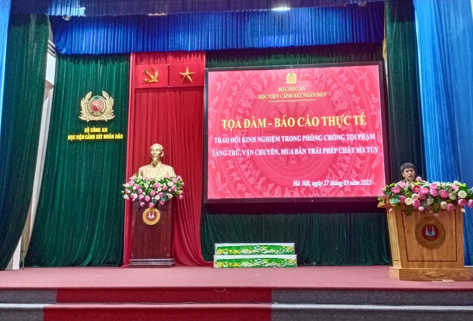Đại tá, PGS. TS Trần Hồng Quang, Phó Giám đốc Học viện phát biểu tại buổi tọa đàm