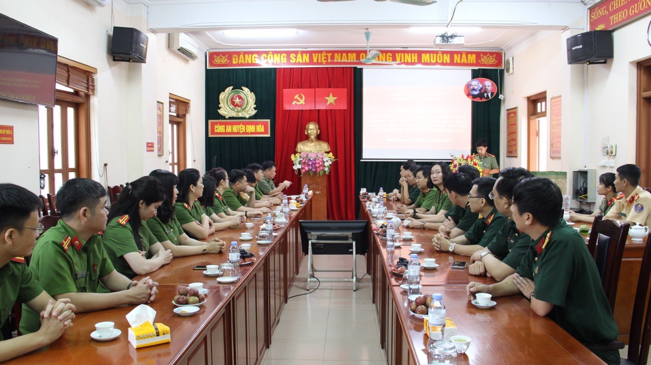 Đoàn công tác làm việc với Công an huyện Định Hóa, Thái Nguyên