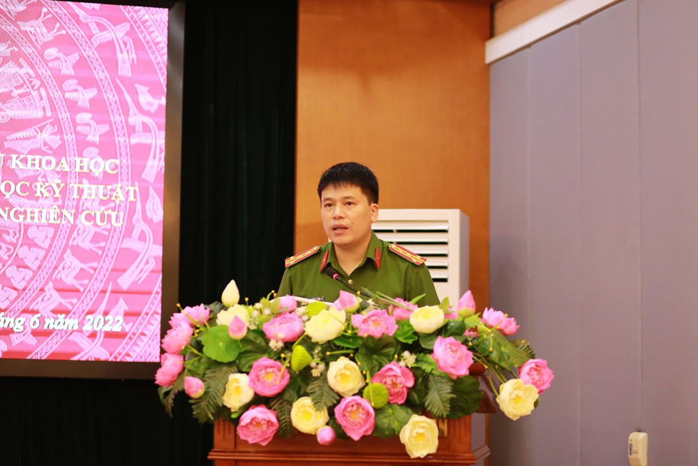 Đại tá, PGS. TS Trần Hồng Quang, Phó Giám đốc Học viện phát biểu chỉ đạo tại Tọa đàm