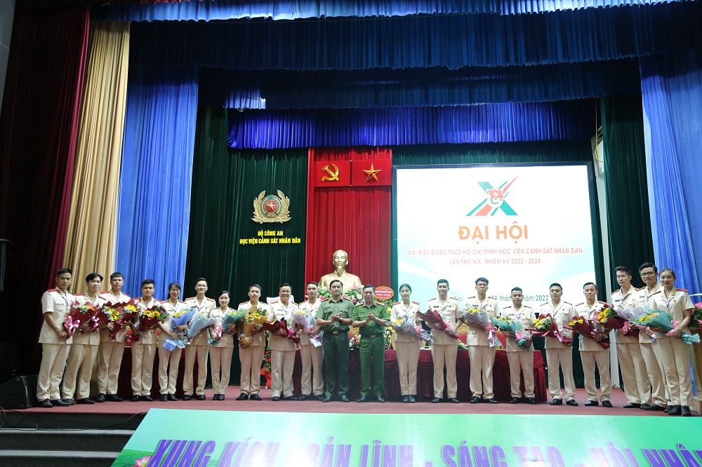 Ban Chấp hành Đoàn Thanh niên Học viện nhiệm kỳ 2022-2024 ra mắt Đại hội