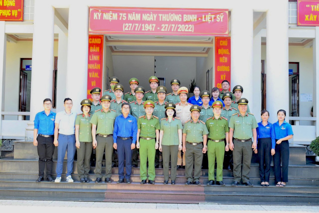 Đoàn Thanh niên Học viện tham gia hoạt động sinh hoạt chính trị cùng tuổi trẻ CAND tại tỉnh Tây Ninh