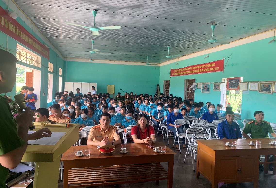 Tuyên truyền, phổ biến pháp luật về TTATGT cho học sinh trường THCS Minh Thanh, huyện Sơn Dương, tỉnh Tuyên Quang