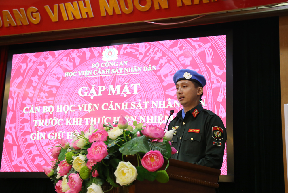 Trung tá Nguyễn Ngọc Hải phát biểu nhận nhiệm vụ