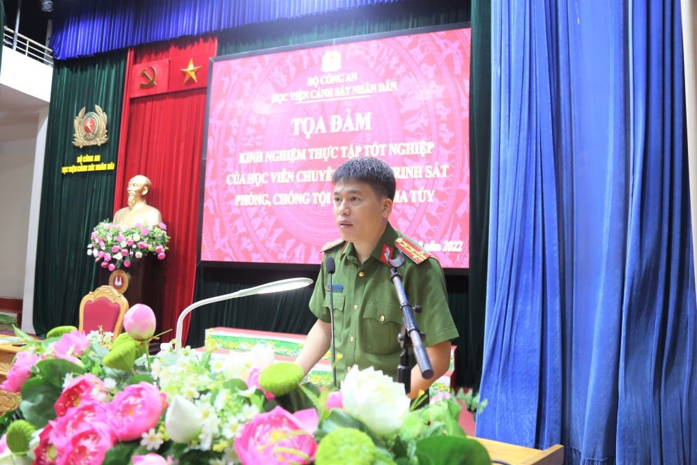 Đại tá, PGS. TS Trần Hồng Quang, Phó Giám đốc Học viện phát biểu kết luận tại Tọa đàm