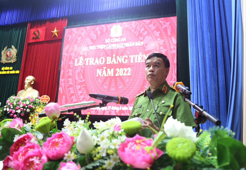 Thiếu tướng, GS. TS Nguyễn Đắc Hoan, Phó Giám đốc Học viện phát biểu khai mạc buổi lễ