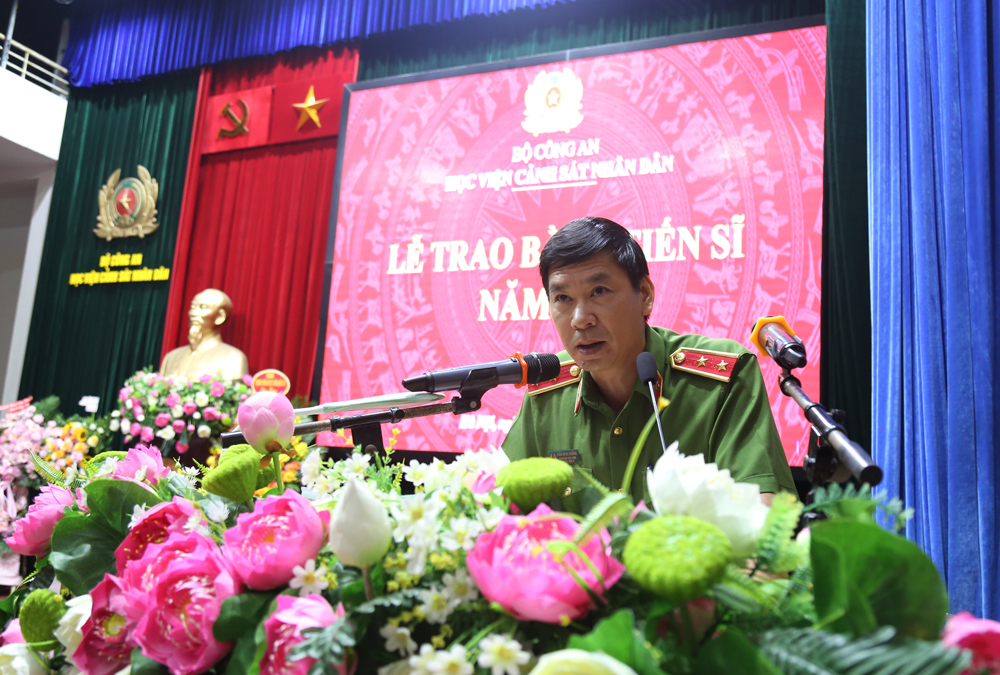 Trung tướng, GS. TS Trần Minh Hưởng, Giám đốc Học viện phát biểu tại buổi lễ