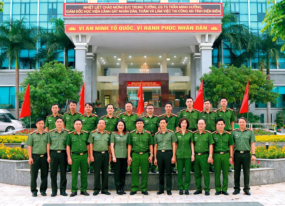 Đoàn công tác trong chương trình thăm và làm việc tại Công an tỉnh Điện Biên