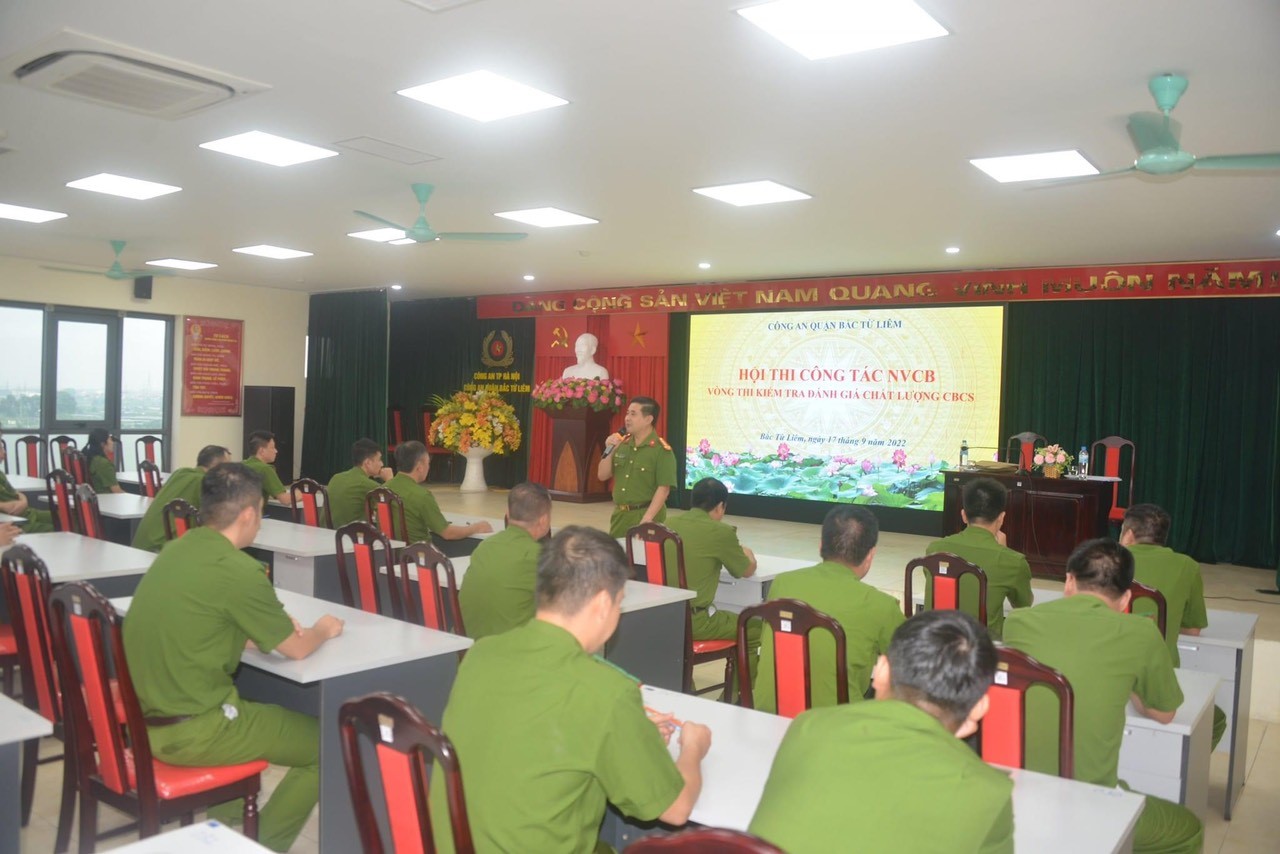 Đại tá, TS Lê Đức Hùng - Trưởng Công an quận Bắc Từ Liêm phát biểu tại lễ khai mạc kỳ thi
