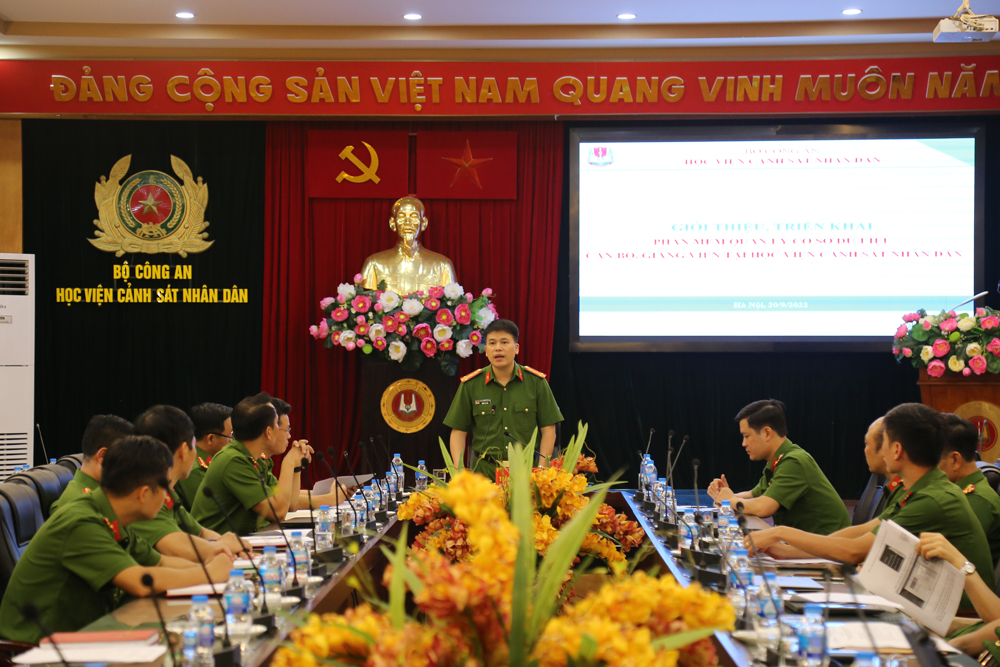Đại tá, PGS. TS Trần Hồng Quang, Phó Giám đốc Học viện phát biểu chỉ đạo tại chương trình