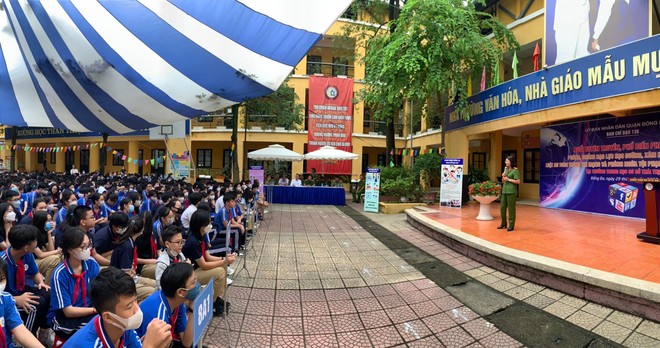 Buổi tuyên truyền giáo dục pháp luật tại trường THCS Thái Thịnh